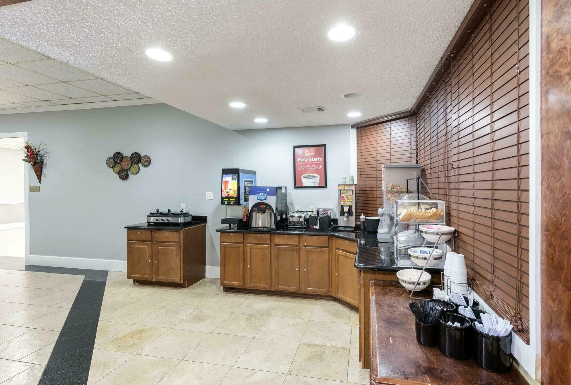 Hotel Elev8 Конро Экстерьер фото