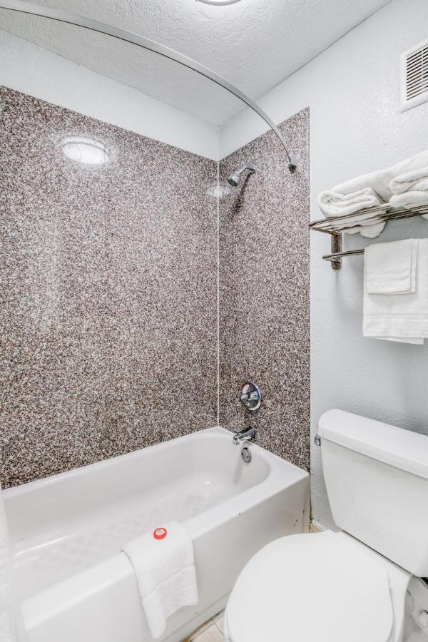 Hotel Elev8 Конро Экстерьер фото